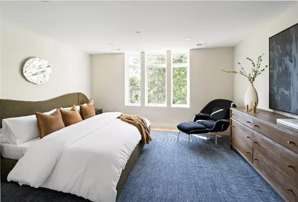 Newton, MA 02468,20 Kinmonth Rd #306