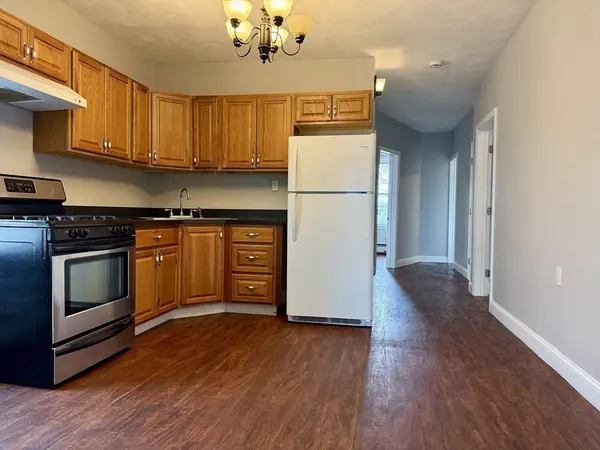 Lowell, MA 01850,8 Dalton St. #3