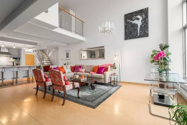 Boston, MA 02210,25 Channel Center St #807