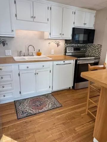 Weymouth, MA 02191,73 Broad Reach #M36C