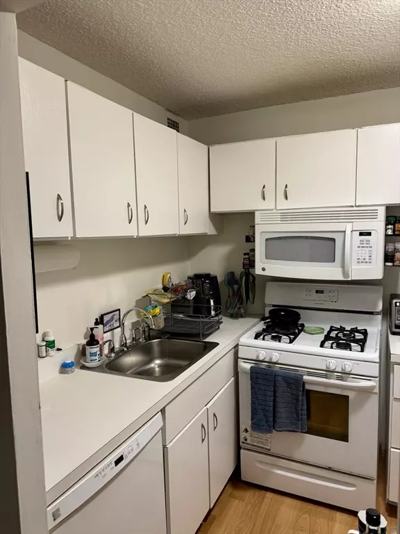 Brookline, MA 02445,44 Washington Street #817