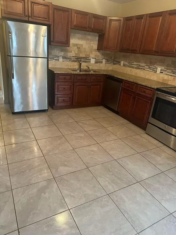 Worcester, MA 01602,121 Winfield St #3