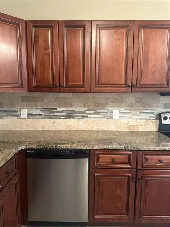 Worcester, MA 01602,121 Winfield St #3