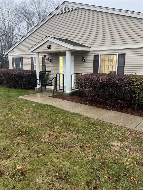 Sharon, MA 02067,88 Pond St #1