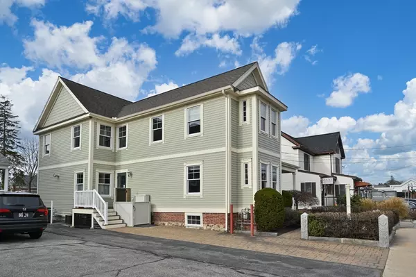 Andover, MA 01810,13 Bartlet St