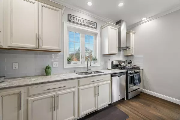 Salem, MA 01970,11 Osborne Hill Rd