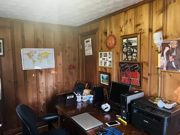 Newton, MA 02465,137 Warwick Rd #137