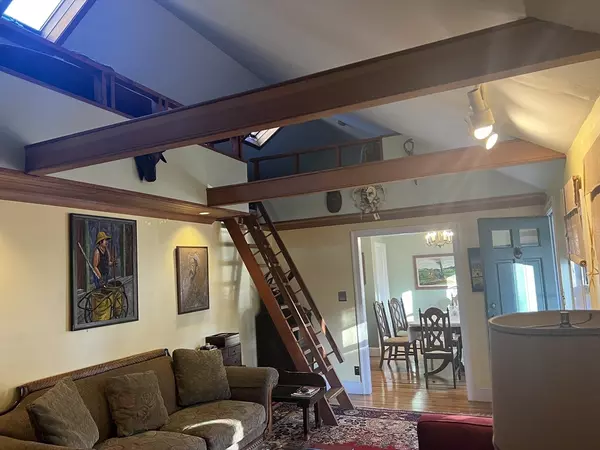 Newton, MA 02465,137 Warwick Rd #137