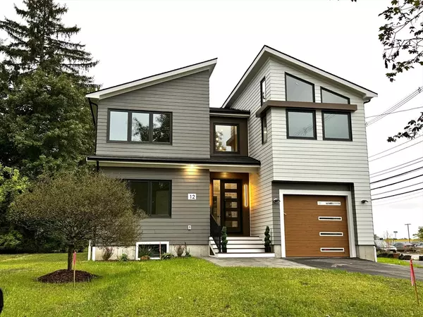 12 Linden St, Natick, MA 01760