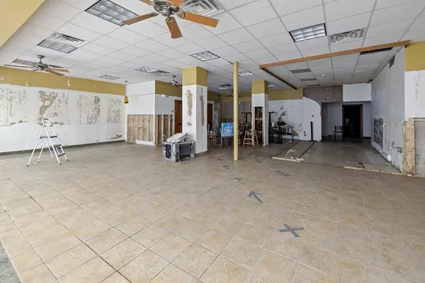 Orange, MA 01364,12-14 E Main St