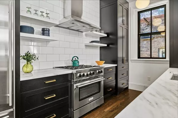 Boston, MA 02114,22 Joy Street