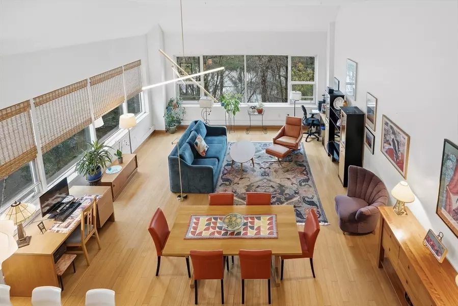 290 Pleasant St #220, Watertown, MA 02472