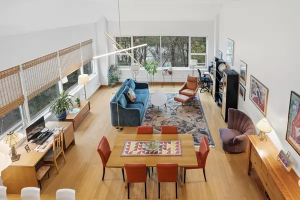 290 Pleasant St #220, Watertown, MA 02472