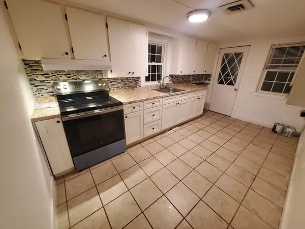 Halifax, MA 02338,23 Lantern Ln. #1