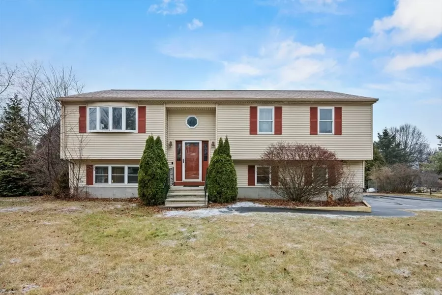 4 Corey Drive, Oxford, MA 01540