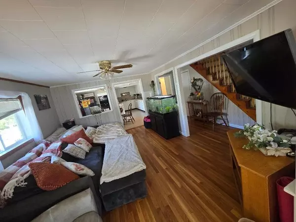 Millbury, MA 01527,39 S Main St