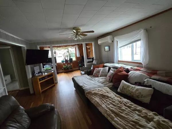 Millbury, MA 01527,39 S Main St