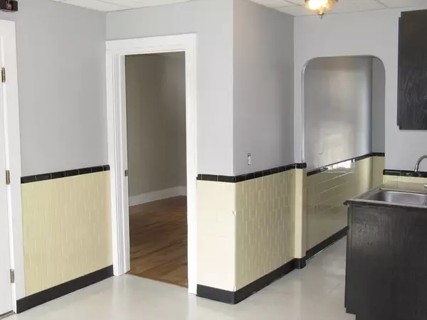 Worcester, MA 01605,2 Sturgis Street #1