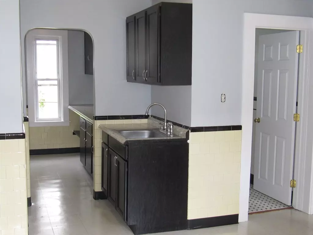 Worcester, MA 01605,2 Sturgis Street #1