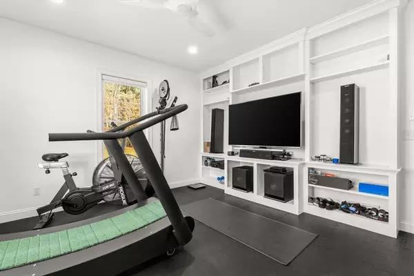 Pembroke, MA 02359,10 Emily Ln