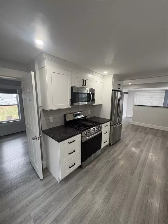 Dracut, MA 01826,23 Griggs Street #1