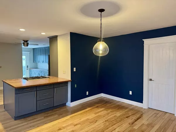 Holyoke, MA 01040,58-60 Brookline Ave