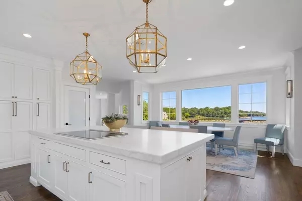 Cohasset, MA 02025,31 Bow St