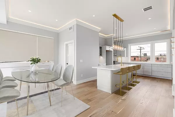 Waltham, MA 02453,308 Newton Street #1F