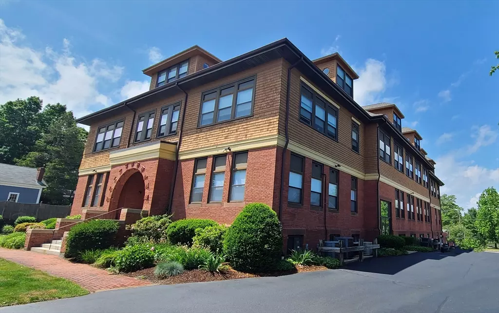 Whitman, MA 02382,110 South Ave #14