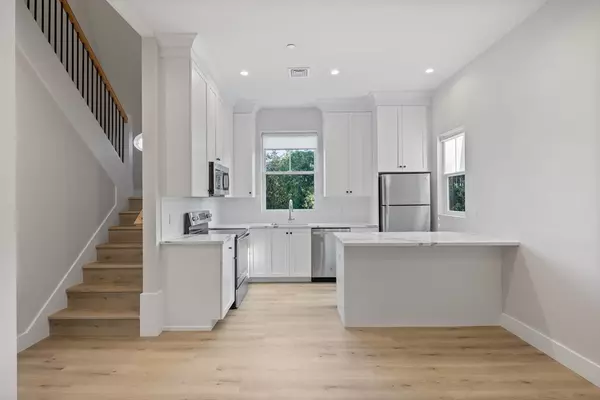 186 Bedford St #201, Lexington, MA 02420