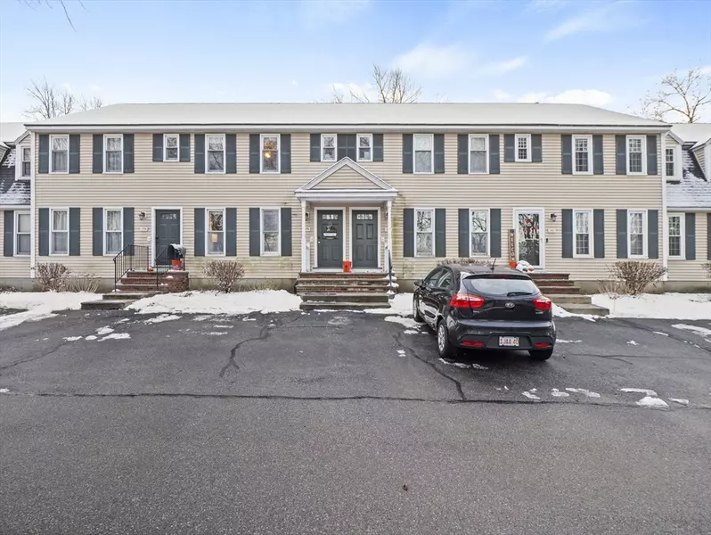 20 Woodland Dr #379, Lowell, MA 01852