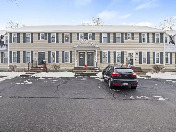 20 Woodland Dr #379, Lowell, MA 01852