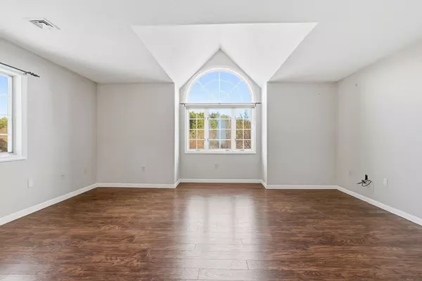 Monson, MA 01057,18 Palmer Rd #6