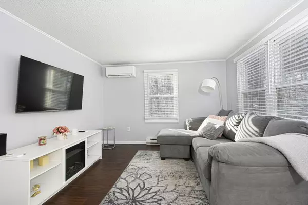 Worcester, MA 01604,270 Sunderland Rd #73