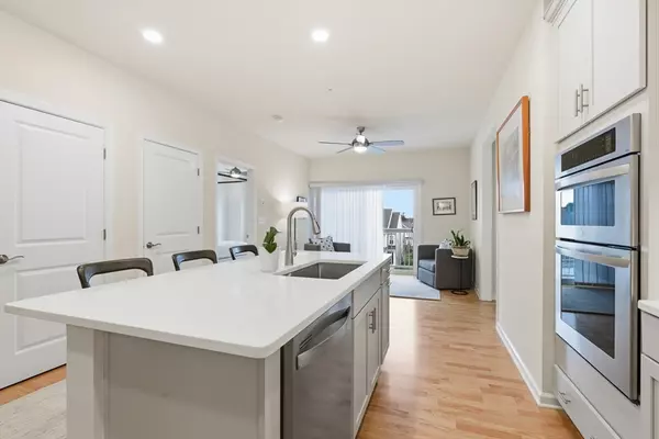 Sudbury, MA 01776,401 Emery Ln #304