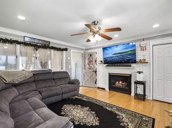 Lowell, MA 01854,107 7th Ave