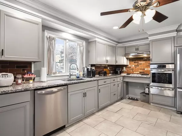 Lowell, MA 01854,107 7th Ave