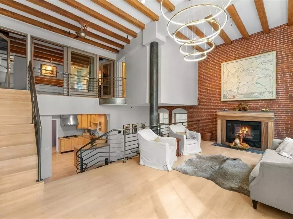 Boston, MA 02118,8-14 Newcomb St #4