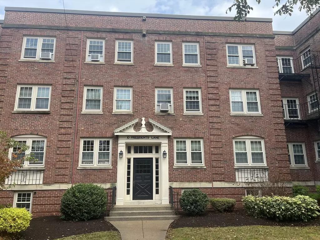 Quincy, MA 02169,10 Presidents Ln #10