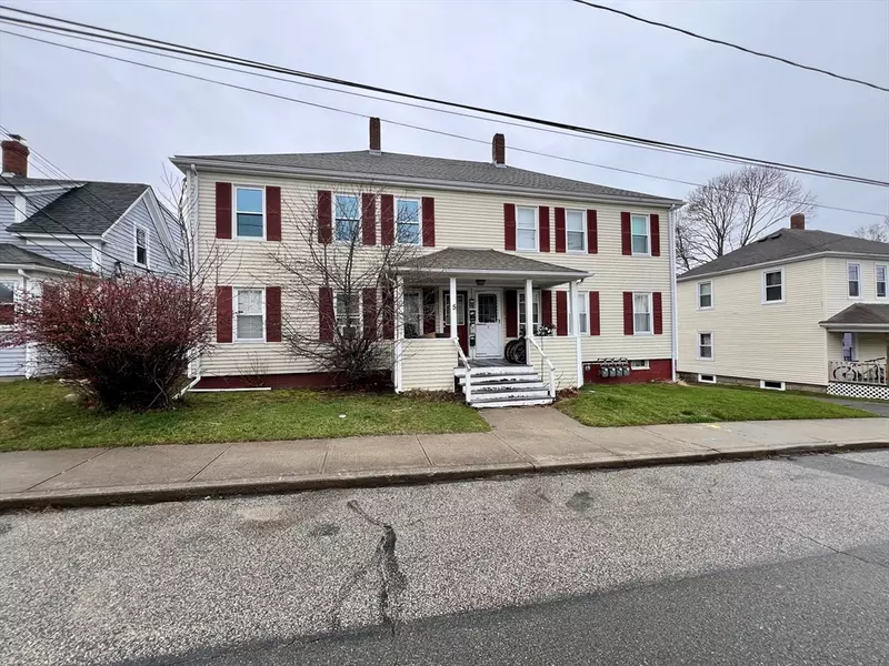 5 Hamilton St #1, Plymouth, MA 02360