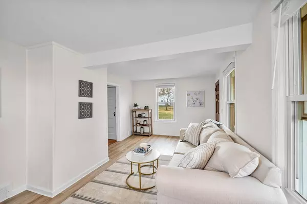 East Longmeadow, MA 01028,10 Kelsey St