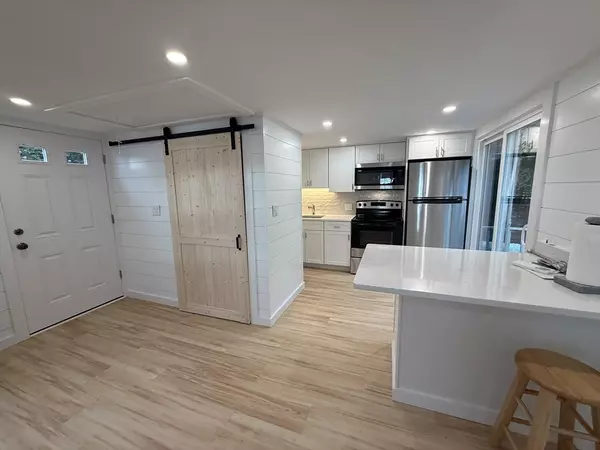 Plymouth, MA 02360,68 Post N Rail Ave