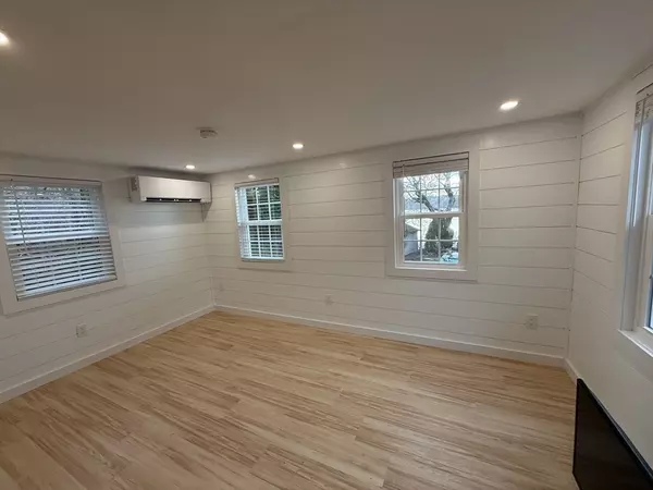 Plymouth, MA 02360,68 Post N Rail Ave