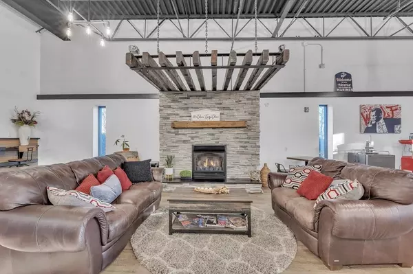 Agawam, MA 01001,11 Almgren Dr #A13