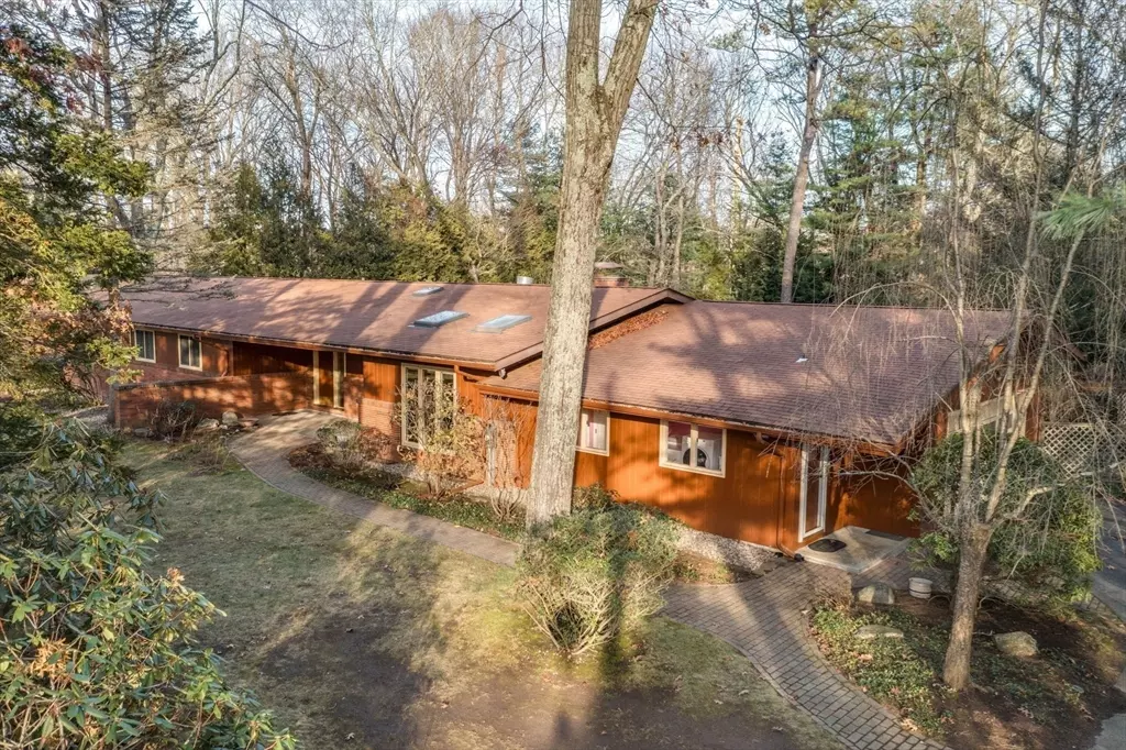 Longmeadow, MA 01106,67 Shady Side Dr