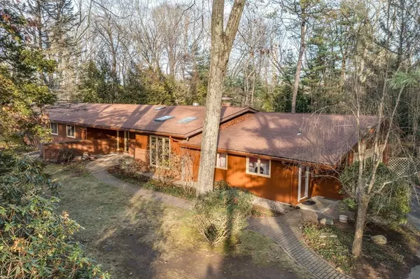 67 Shady Side Dr, Longmeadow, MA 01106