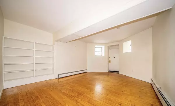 Brookline, MA 02445,1728 Beacon St #B