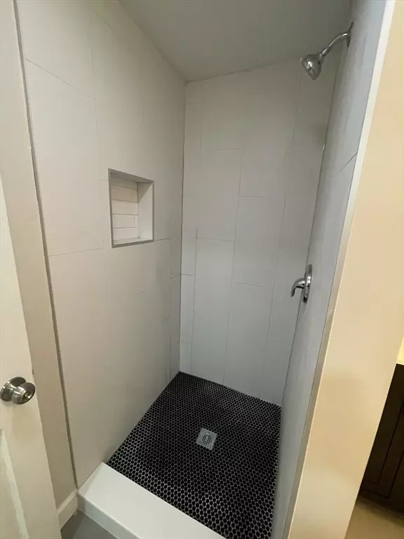 Peabody, MA 01960,27 Pulaski St