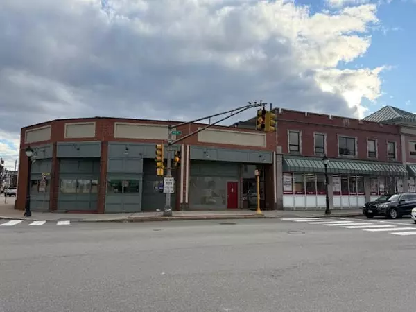 888 Main St, Waltham, MA 02453