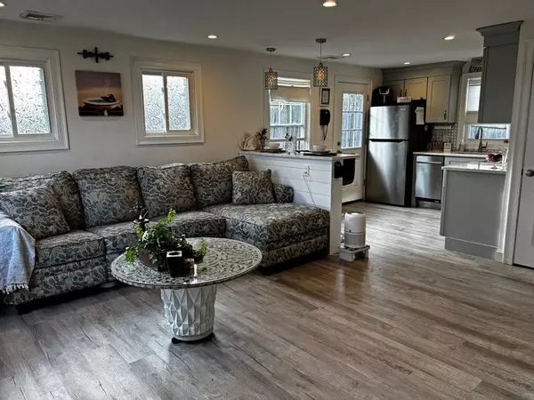 Weymouth, MA 02189,211 Lake Shore Dr